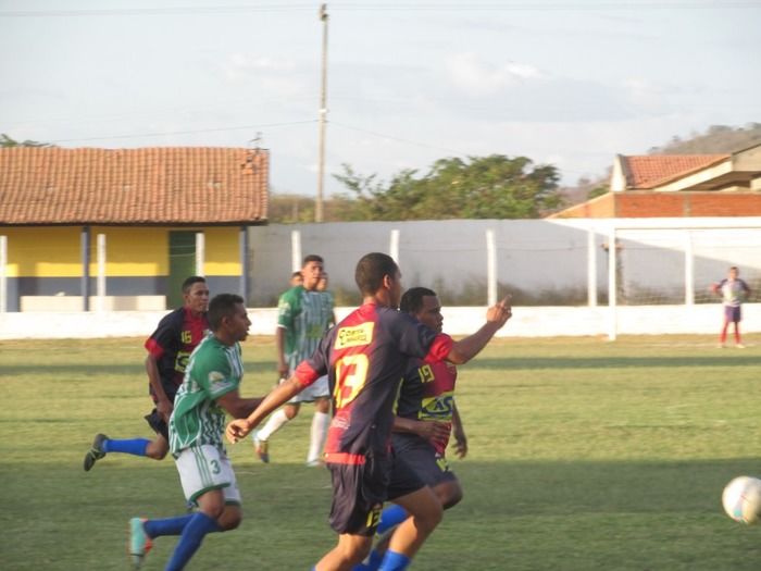 Em Amistoso o time do Coordenador de esporte Luiz vence o time da Casa das Mangueiras  - Imagem 27