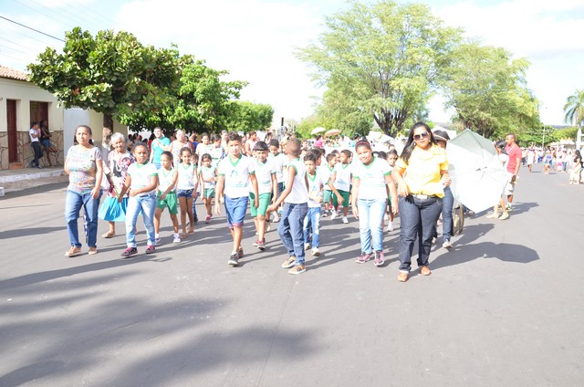 Depois de Muitos Anos Prefeitura Volta a Realizar Desfile Cívico Escolar - Imagem 50