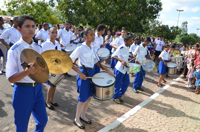 Depois de Muitos Anos Prefeitura Volta a Realizar Desfile Cívico Escolar - Imagem 172