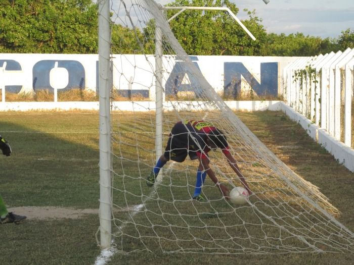 Em Amistoso o time do Coordenador de esporte Luiz vence o time da Casa das Mangueiras  - Imagem 34