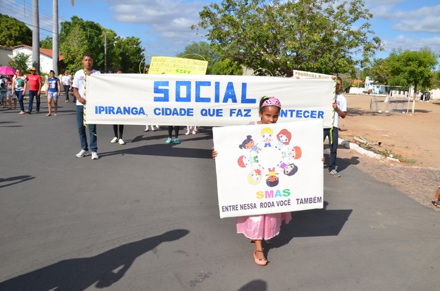 Depois de Muitos Anos Prefeitura Volta a Realizar Desfile Cívico Escolar - Imagem 137
