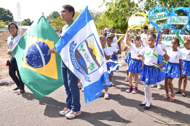 Depois de Muitos Anos Prefeitura Volta a Realizar Desfile Cívico Escolar - Imagem 193