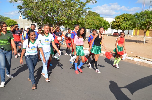 Depois de Muitos Anos Prefeitura Volta a Realizar Desfile Cívico Escolar - Imagem 131
