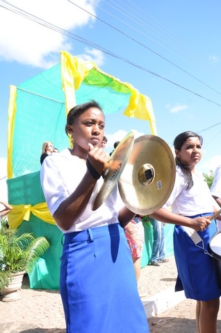 Depois de Muitos Anos Prefeitura Volta a Realizar Desfile Cívico Escolar - Imagem 195