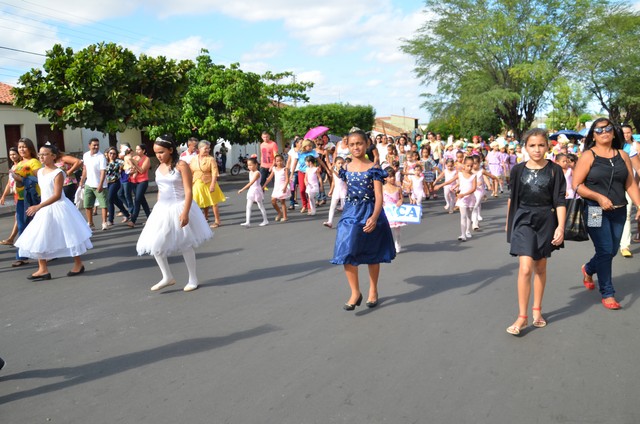 Depois de Muitos Anos Prefeitura Volta a Realizar Desfile Cívico Escolar - Imagem 84