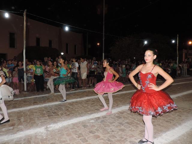 Prefeitura de Barras realiza desfile cívico de 7 de Setembro - Imagem 25
