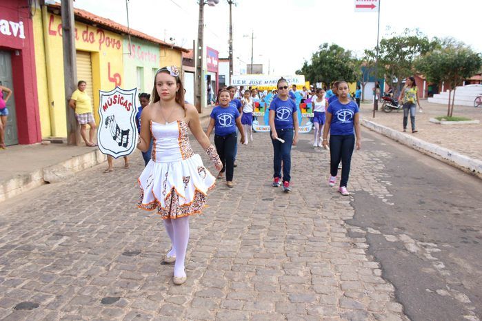 Desfile cívico de 7 de setembro reúne alunos e familiares e a comunidade em geral - Imagem 157