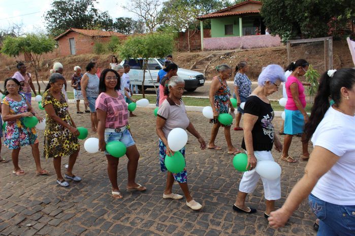 Desfile cívico de 7 de setembro reúne alunos e familiares e a comunidade em geral - Imagem 140