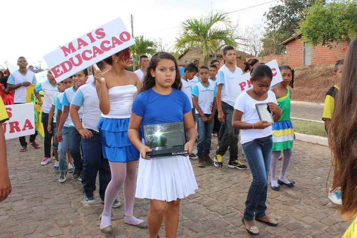 Desfile cívico de 7 de setembro reúne alunos e familiares e a comunidade em geral - Imagem 87