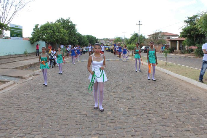 Desfile cívico de 7 de setembro reúne alunos e familiares e a comunidade em geral - Imagem 118