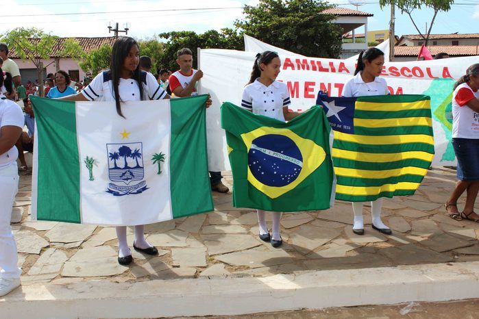 Desfile cívico de 7 de setembro reúne alunos e familiares e a comunidade em geral - Imagem 220
