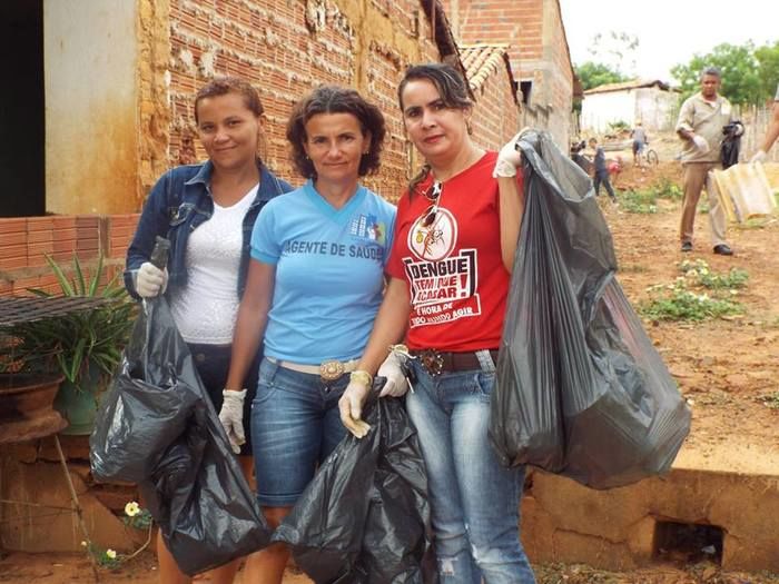 secretaria de saúde - agente comunitária de saúde e participante do mutirão (Crédito: Joelma )