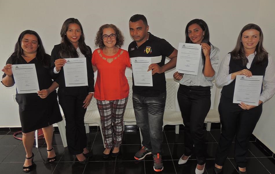 Prefeita dá posse aos novos conselheiros do Conselho Tutelar