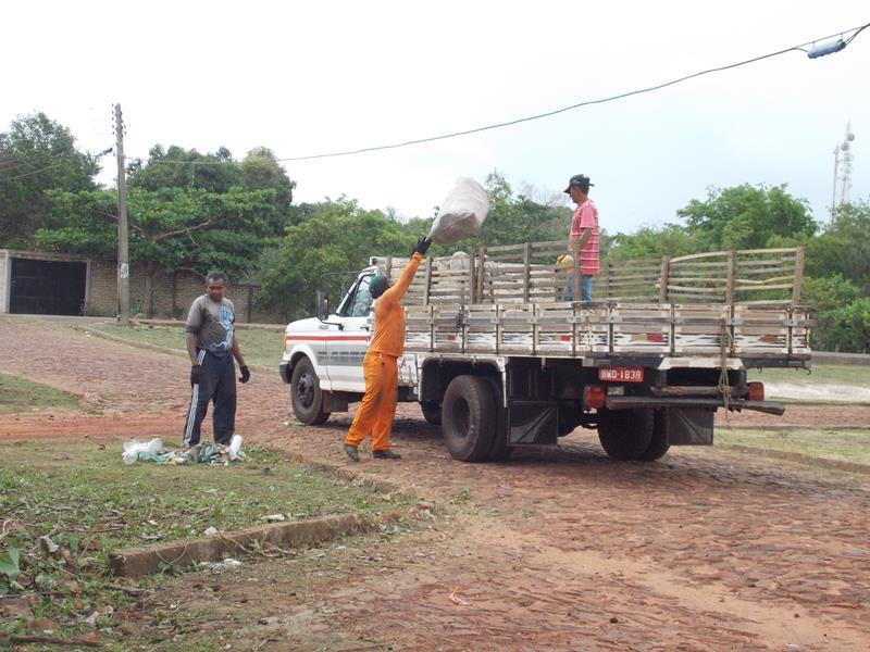 Batalha faz mutirão de limpeza de combate ao Aedes aegypti