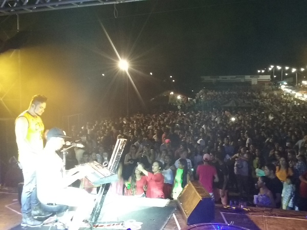 Show da banda Encantus e Farra de Play em Lagoinha - Imagem 16