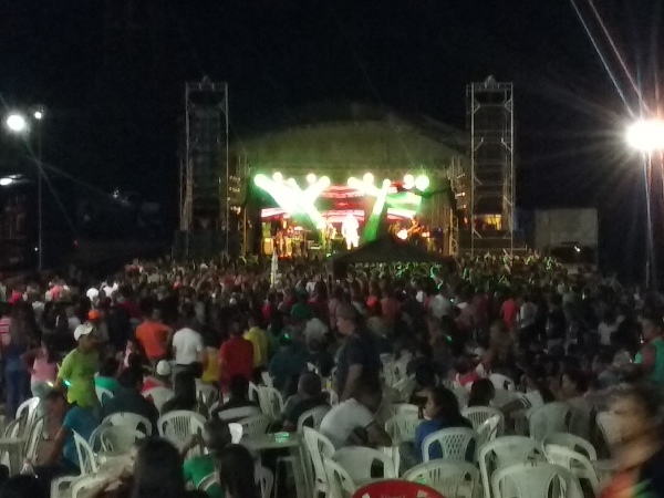 Show da banda Encantus e Farra de Play em Lagoinha - Imagem 14