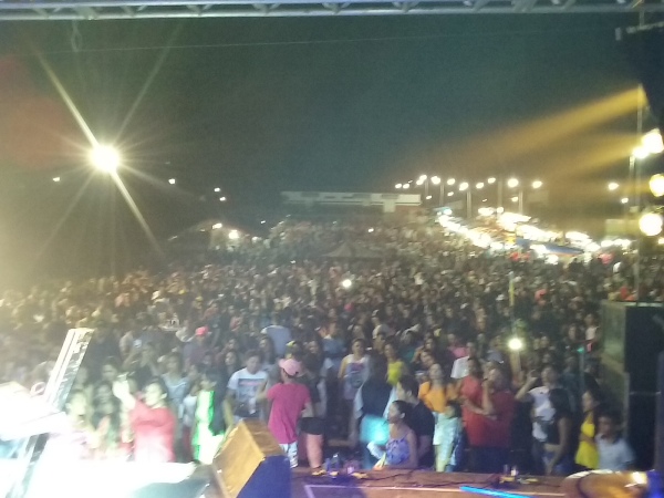 Show da banda Encantus e Farra de Play em Lagoinha - Imagem 15