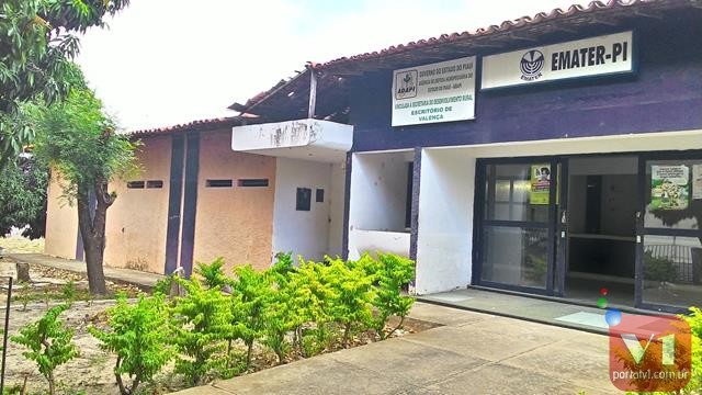 Água invade prédio do Emater e funcionários estão com medo     - Imagem 16