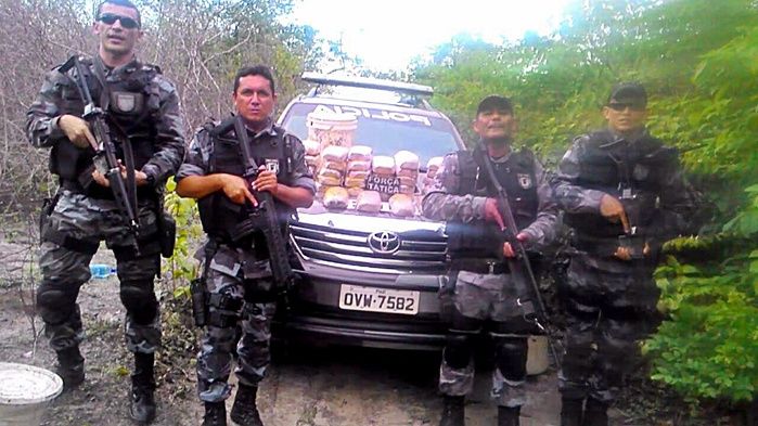 Força Tática de Parnaíba apreende 46 tabletes de crack enterrados - Imagem 4