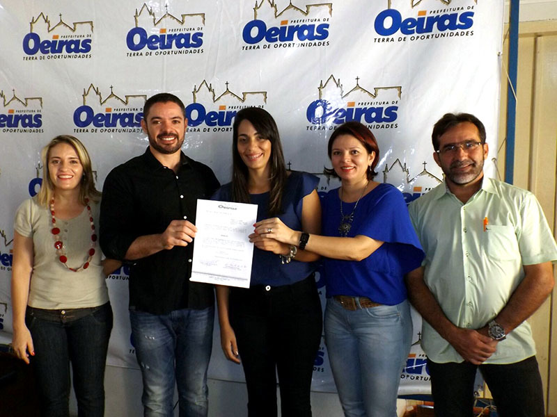 Aprovados em concurso público de Oeiras assumem cargos