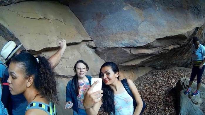 Alunos da UFPI visitam pinturas rupestres em Dom Expedito Lopes - Imagem 60