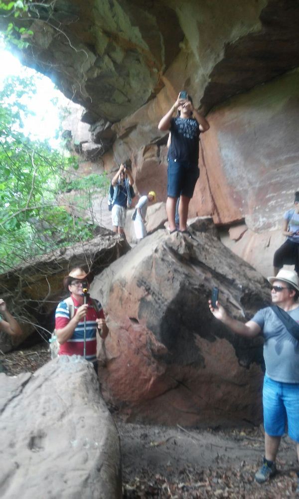 Alunos da UFPI visitam pinturas rupestres em Dom Expedito Lopes - Imagem 81