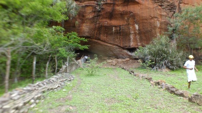 Alunos da UFPI visitam pinturas rupestres em Dom Expedito Lopes - Imagem 25