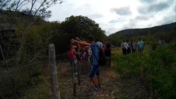 Alunos da UFPI visitam pinturas rupestres em Dom Expedito Lopes - Imagem 47