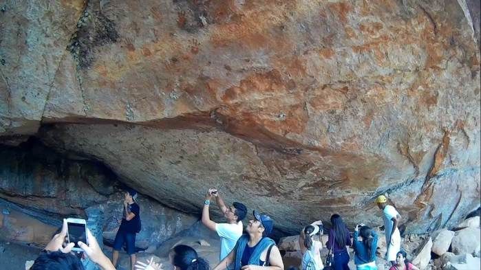 Alunos da UFPI visitam pinturas rupestres em Dom Expedito Lopes - Imagem 69