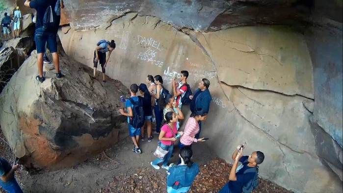 Alunos da UFPI visitam pinturas rupestres em Dom Expedito Lopes - Imagem 62