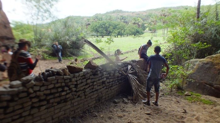 Alunos da UFPI visitam pinturas rupestres em Dom Expedito Lopes - Imagem 22