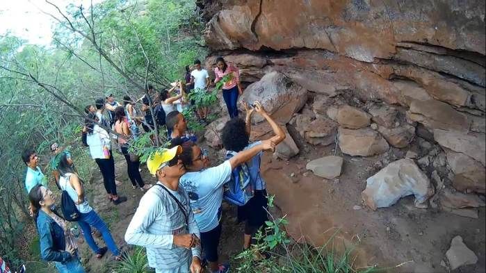 Alunos da UFPI visitam pinturas rupestres em Dom Expedito Lopes - Imagem 50