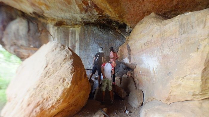Alunos da UFPI visitam pinturas rupestres em Dom Expedito Lopes - Imagem 20
