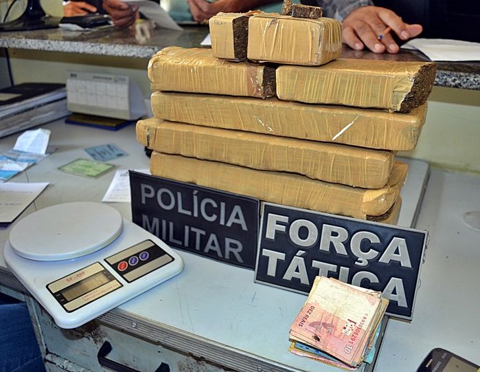 Jovem é presa pela PM em Parnaíba com 5 Kg de maconha - Imagem 1
