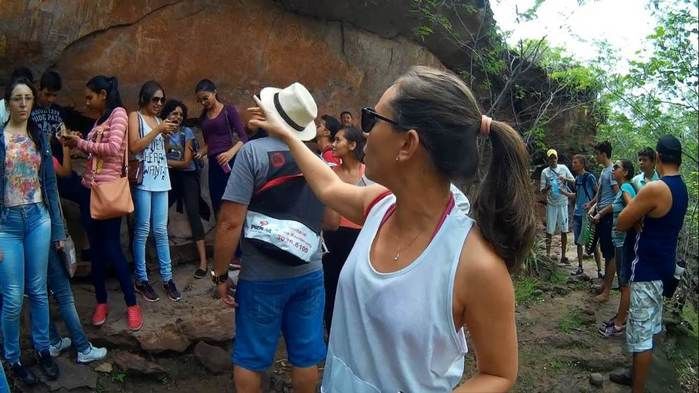 Alunos da UFPI visitam pinturas rupestres em Dom Expedito Lopes - Imagem 54