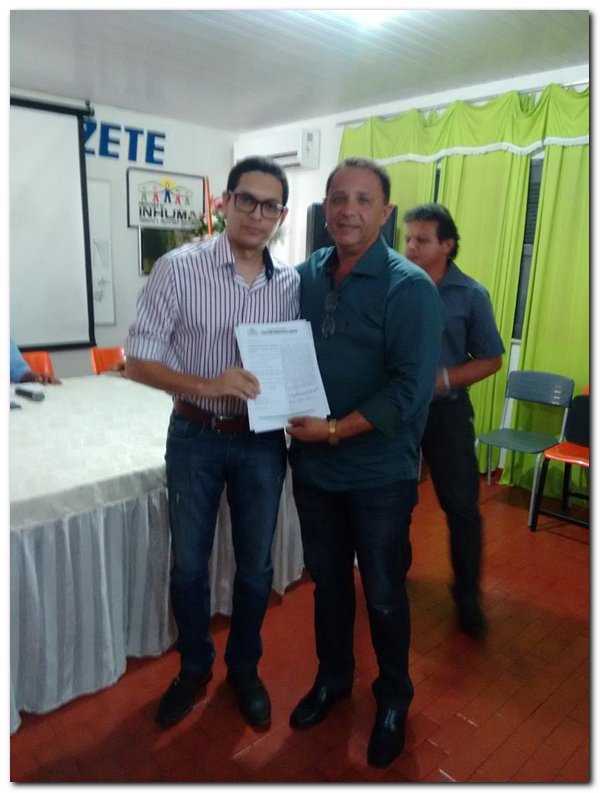 Prefeito Dr. Moura nomeia e empossa novos 28 funcionários - Imagem 31