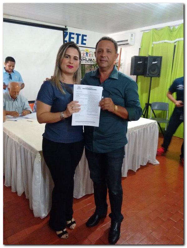 Prefeito Dr. Moura nomeia e empossa novos 28 funcionários - Imagem 9