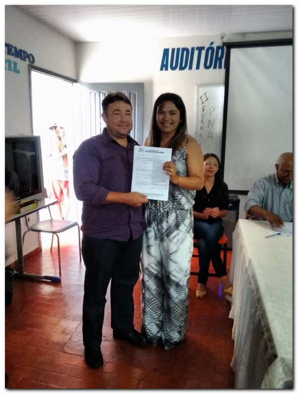 Prefeito Dr. Moura nomeia e empossa novos 28 funcionários - Imagem 30