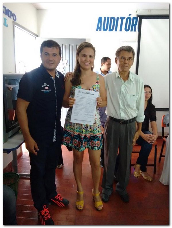 Prefeito Dr. Moura nomeia e empossa novos 28 funcionários - Imagem 20