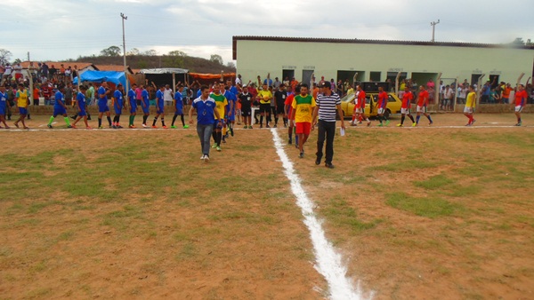 Com 5 gols Varjota vence na estreia do campeonato municipal 2016 - Imagem 1