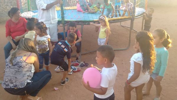 Escolas realizam atividades na semana da criança em Santo Inácio - Imagem 17