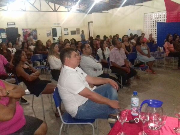 Dia do professor é comemorado com palestra motivacional  - Imagem 3