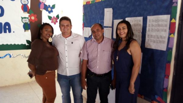 Dia do professor é comemorado com palestra motivacional  - Imagem 14