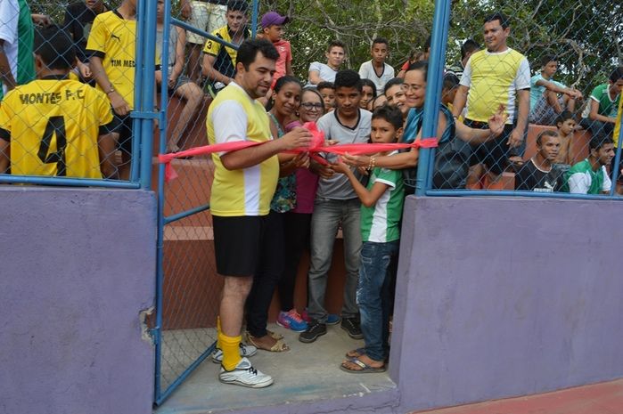 Escola da zona rural recebe uma Quadra de Esporte.  - Imagem 4