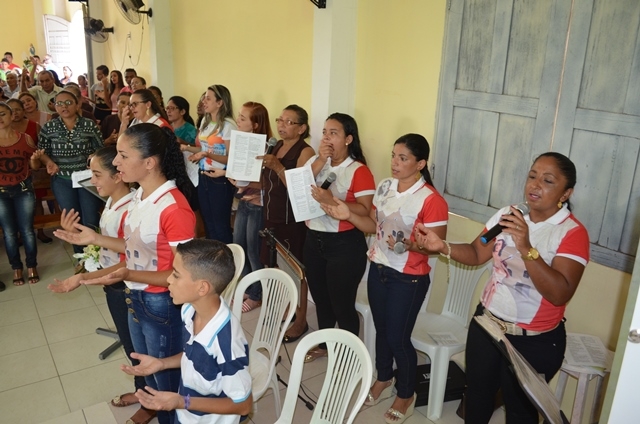 Comunidade católica acolhe a imagem de Nossa Senhora Aparecida. - Imagem 29