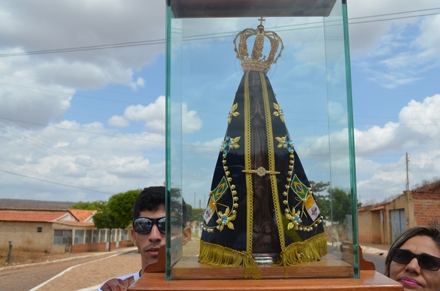 Comunidade católica acolhe a imagem de Nossa Senhora Aparecida. - Imagem 8