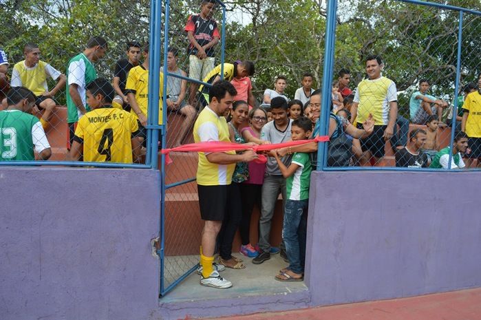 Escola da zona rural recebe uma Quadra de Esporte.  - Imagem 3