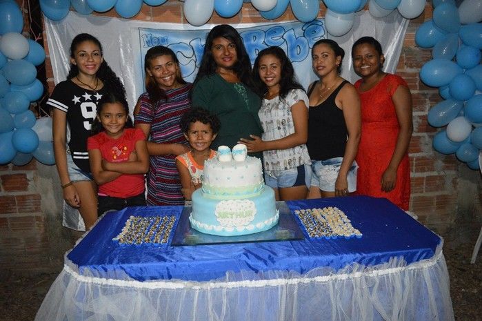 Jovem Uena realizou chá de bebê, e aguarda chegada do  Artur. - Imagem 11