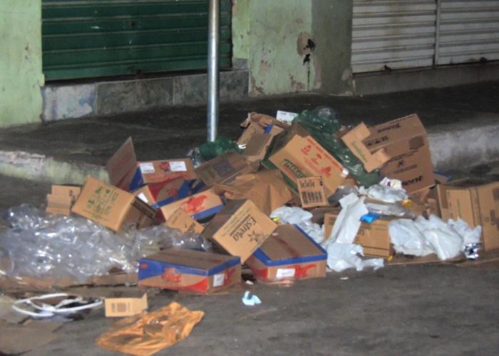 Lixo volta acumular e gera fedor e risco de doenças - Imagem 27