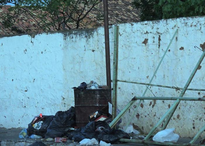 Lixo volta acumular e gera fedor e risco de doenças - Imagem 16